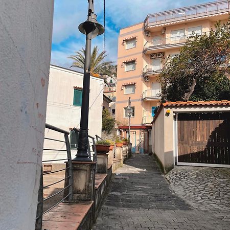 Putechella'S Apartments Maiori Bagian luar foto